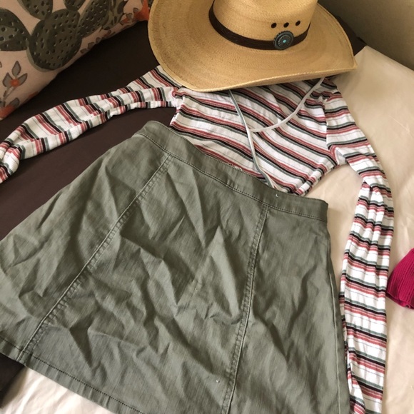 Olive skirt - Picture 2 of 3